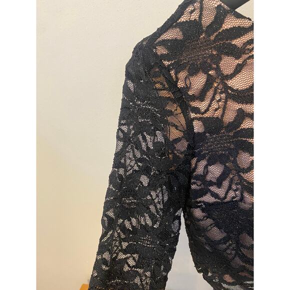 City Studio Top Black Floral Lace Cropped Long Sheer Sleeves V-Neck Back size 3 - Picture 6 of 11